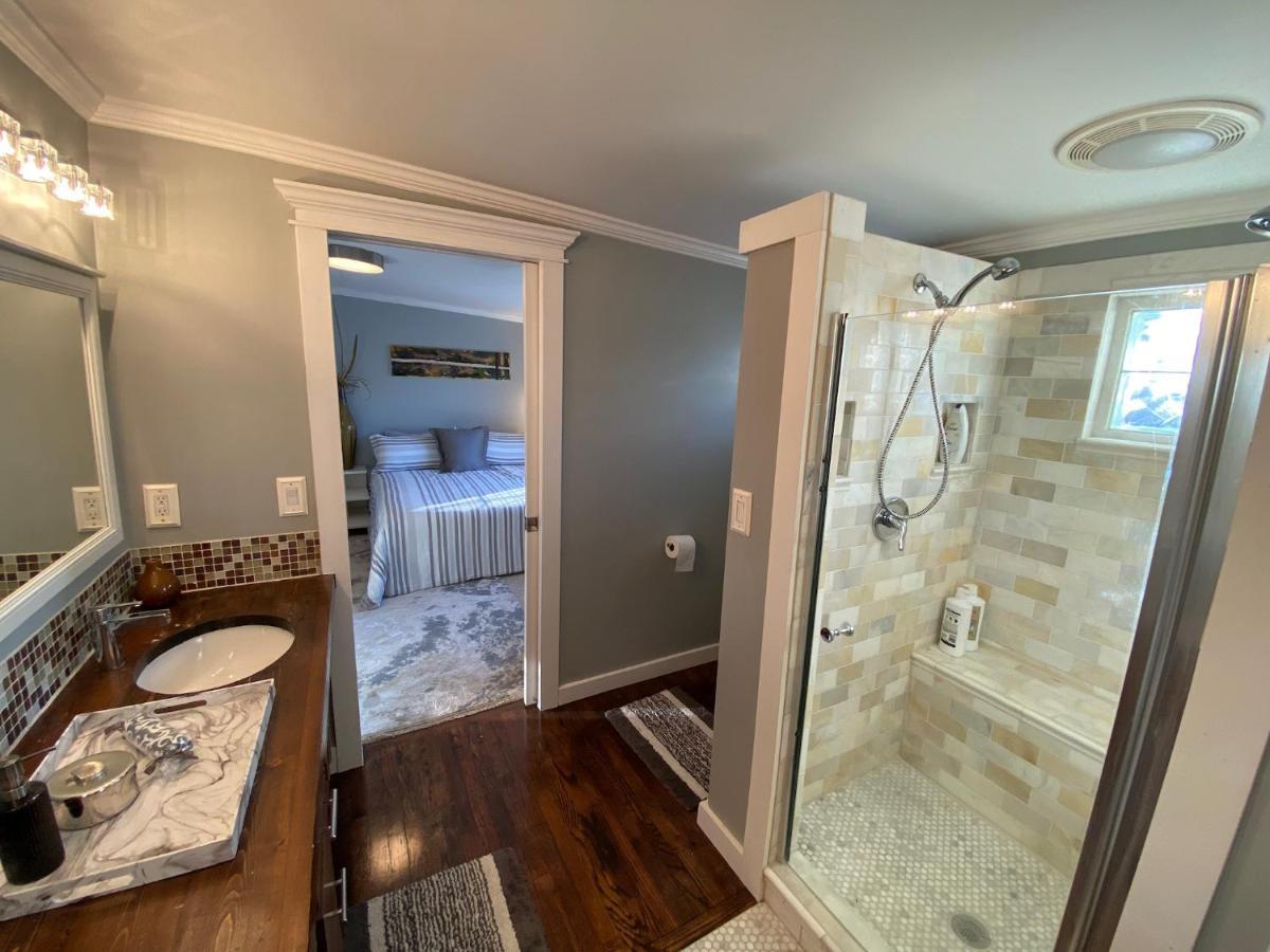 Here It Is! Cool Cape Cod-3 Br-2.5 Bath-12 Guests オレイサ エクステリア 写真